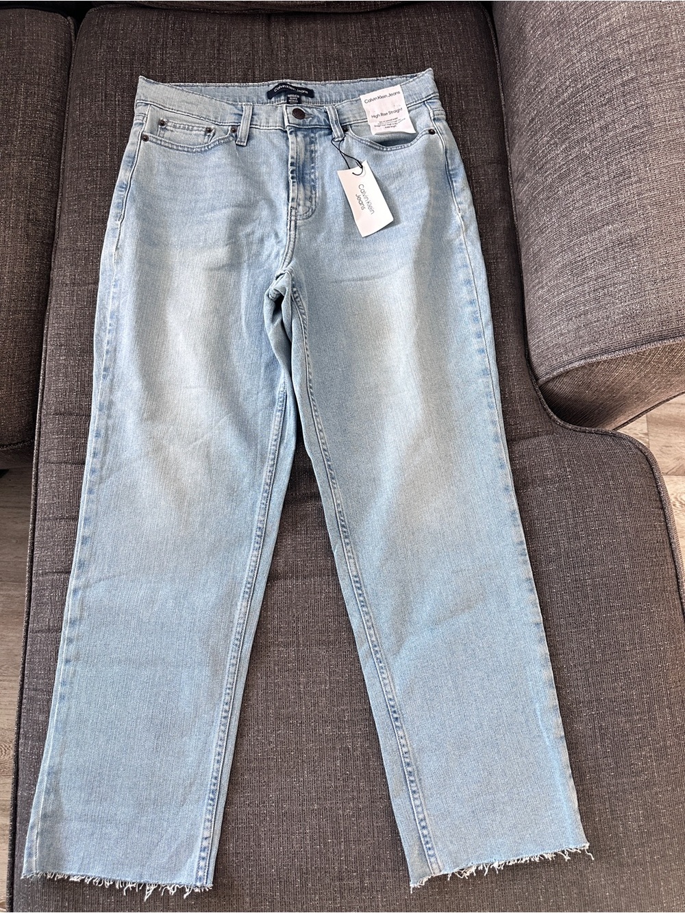 NWT Calvin Klein Jeans High Rise Straight Light Wash Raw Hem Size 6/28